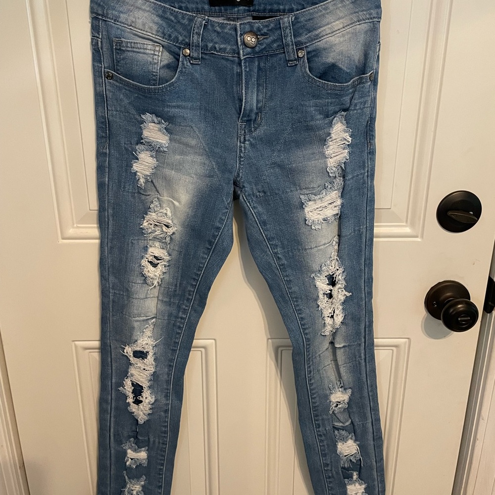 womens ripped jeans size 3/4
